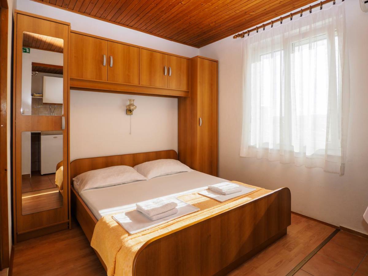 Cozy Studio With Private Terrace Barac ซริกเวนิซา ภายนอก รูปภาพ